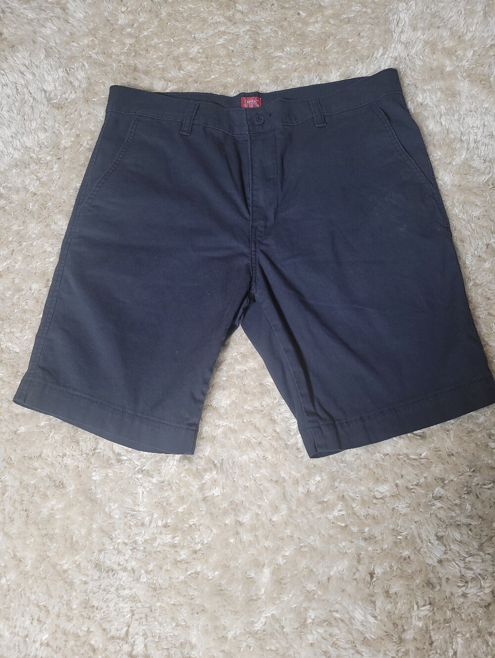 Men's Levi's Navy Flat Front Chino Shorts.  Size 34